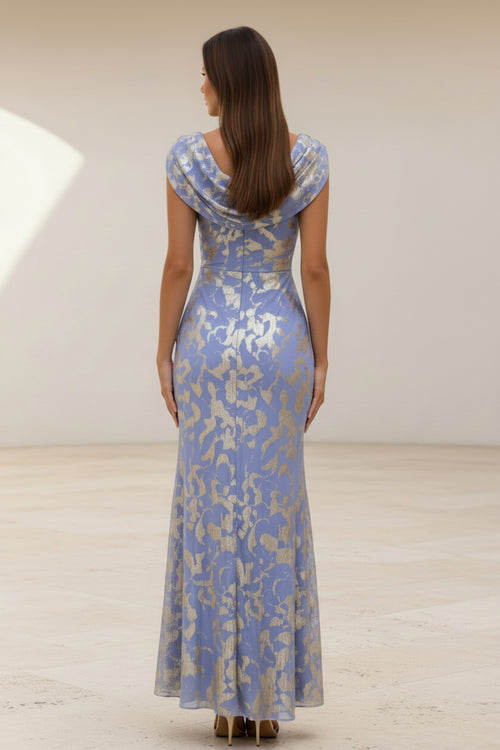 Vestido de noche drapeado metálico con cuello vuelto