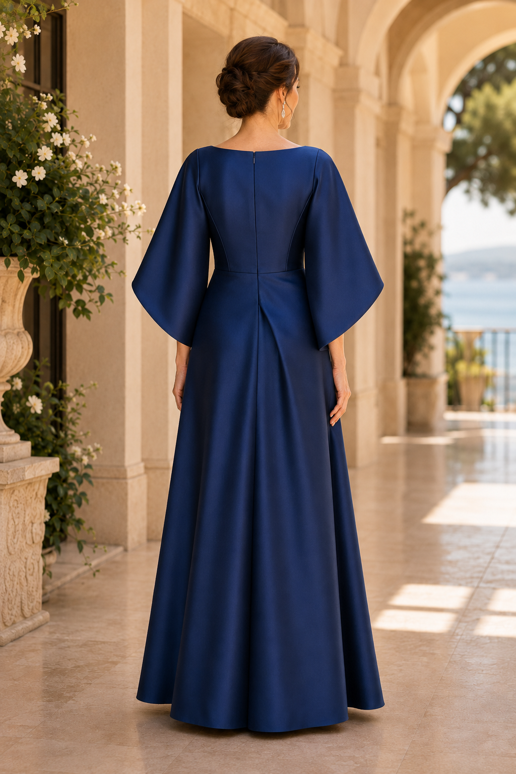Satin-Abendkleid in A-Linie mit Glockenärmeln